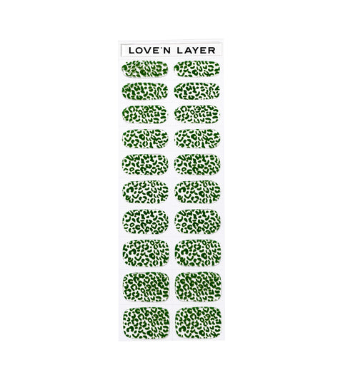 Leo Forest Green Nail polish Layers